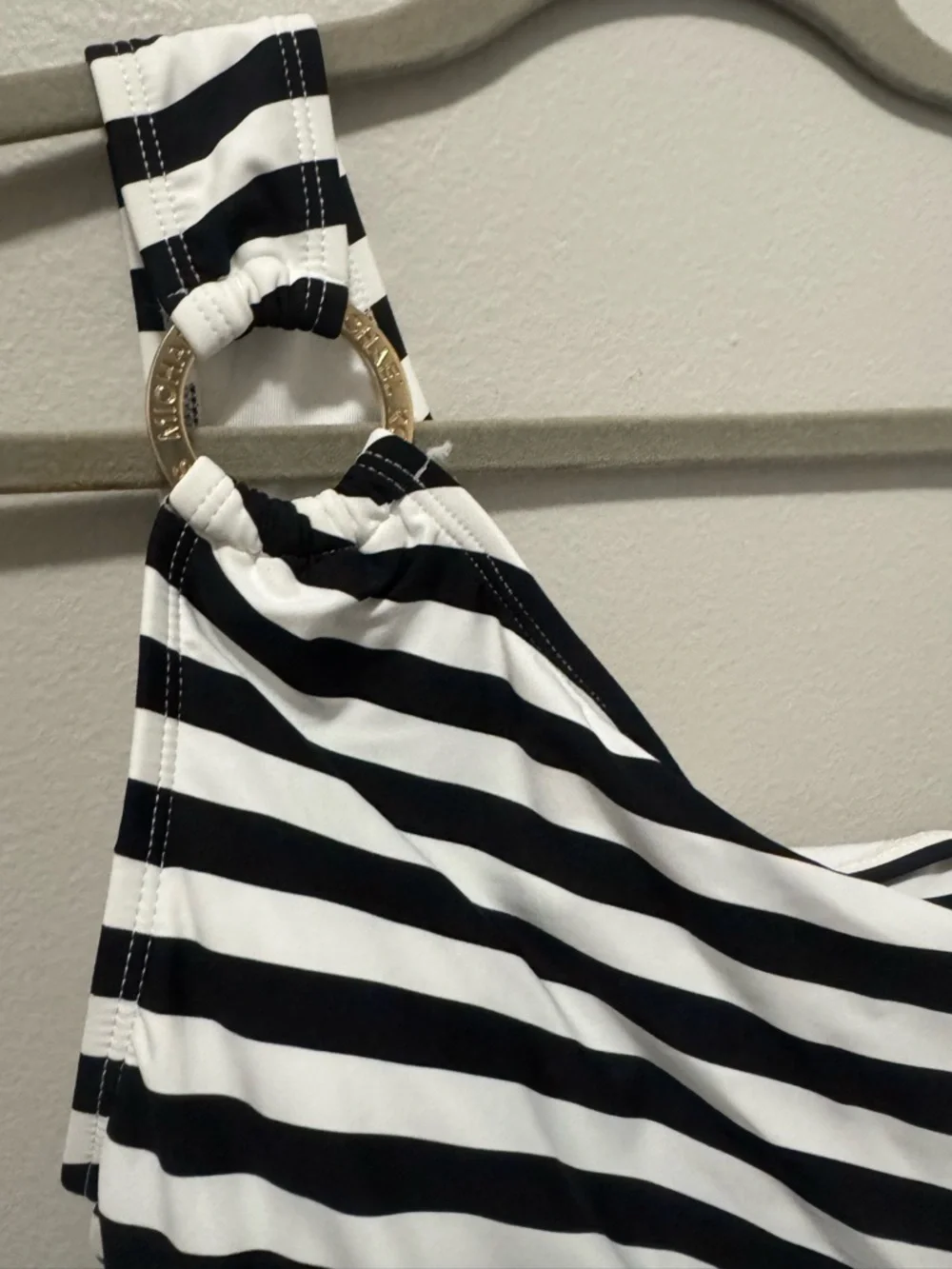 $118 Michael Kors Black & White Striped Off-Shoulder One-Piece Swimsuit Size 8